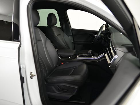 Used 2025 Audi Q7 2.0T Premium w/ Convenience Package image 17