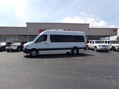 Used 2014 Mercedes-Benz Sprinter 2500 image 3