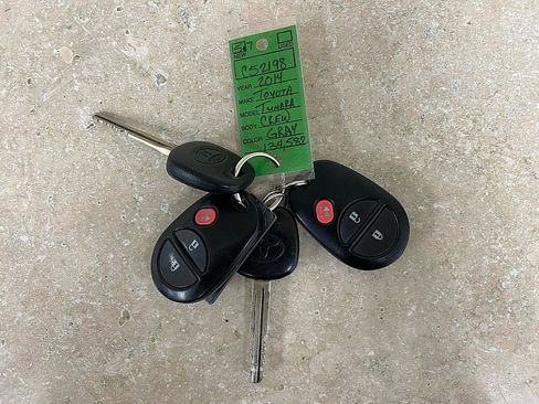 Used 2014 Toyota Tundra Platinum image 29