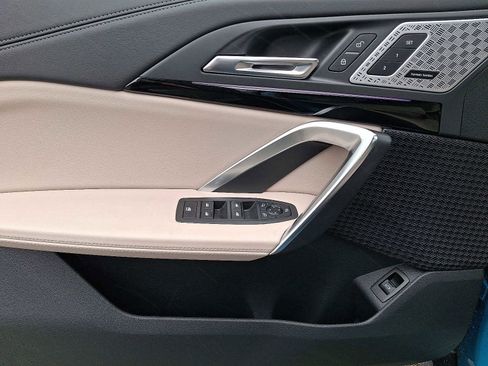 Used 2025 BMW X1 xDrive28i w/ Premium Package image 12