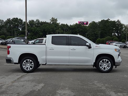 Used 2022 Chevrolet Silverado 1500 LTZ AWD/4WD image 6