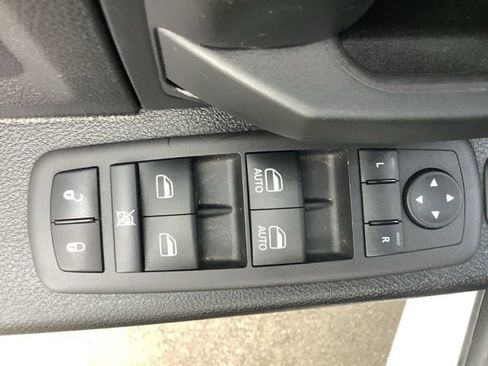 Used 2024 RAM 3500 Tradesman w/ Chrome Appearance Group image 28