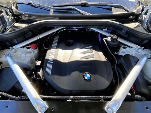 Certified 2025 BMW X6 xDrive40i w/ Executive Package image 31