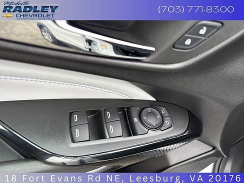 Certified 2025 Chevrolet Trax LT FWD image 13