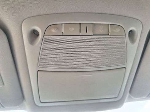Used 2016 Nissan Rogue SV FWD image 17