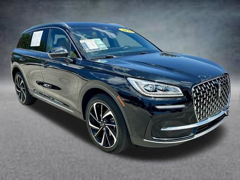 Used 2023 Lincoln Corsair Reserve w/ Equipment Group 202A AWD/4WD image 3