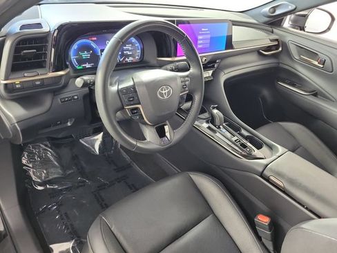 Used 2024 Toyota Crown AWD/4WD image 18