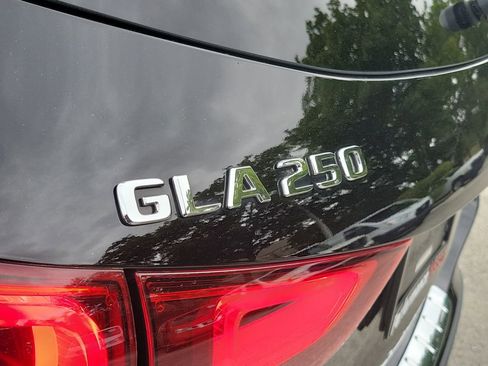 Used 2022 Mercedes-Benz GLA 250 w/ Premium Package Lite image 11