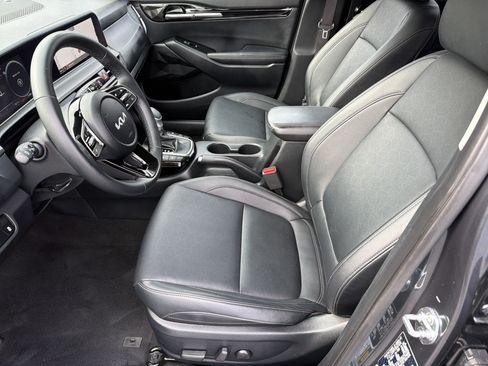 Used 2024 Kia Seltos EX FWD image 7