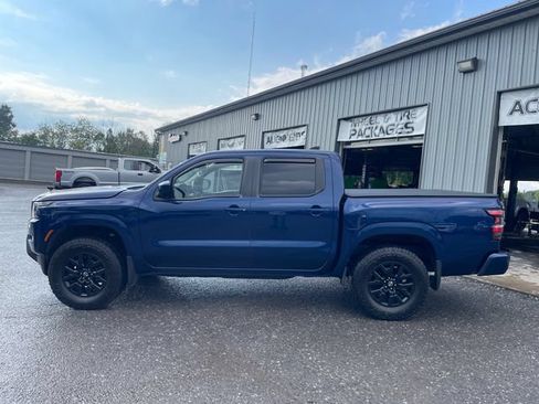 Used 2022 Nissan Frontier SV AWD/4WD image 4