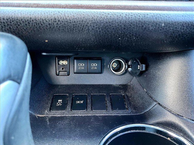 Used 2017 Toyota Highlander Limited FWD image 26