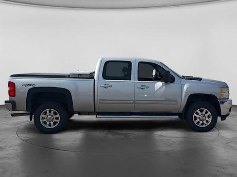 Used 2011 Chevrolet Silverado 2500 LTZ w/ LTZ Plus Package AWD/4WD image 11