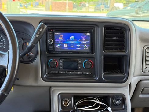 Used 2005 GMC Sierra 2500 SLT w/ Heavy-Duty Power Package AWD/4WD image 21