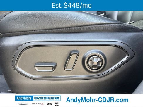 Used 2023 Jeep Grand Cherokee Limited w/ Black Appearance Package AWD/4WD image 17