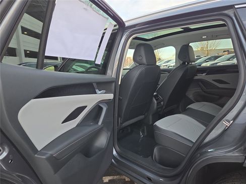 New 2026 Volkswagen Tiguan SE image 23