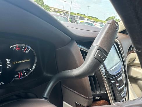 Used 2017 Cadillac Escalade Premium Luxury AWD/4WD image 18