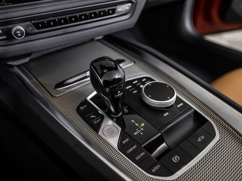 Used 2025 BMW Z4 M40i w/ Premium Package image 31