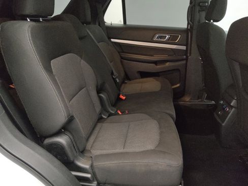 Used 2019 Ford Explorer XLT FWD image 19