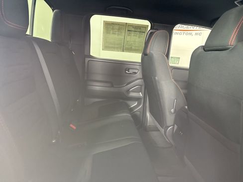 Used 2024 Nissan Frontier PRO-4X w/ Technology Package AWD/4WD image 23