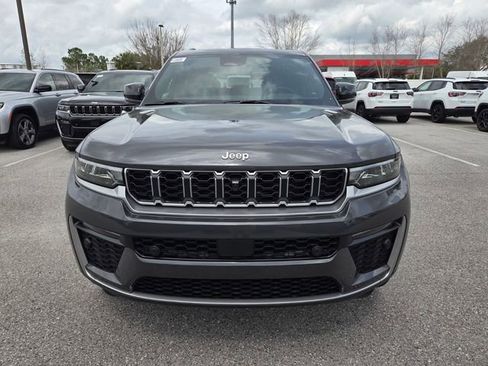 New 2026 Jeep Grand Cherokee Limited w/ Luxury Tech Group II RWD image 19