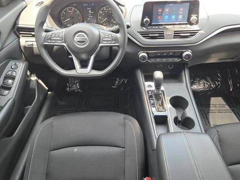 Used 2022 Nissan Altima 2.5 S FWD image 17