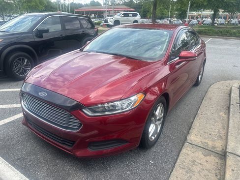 Used 2016 Ford Fusion SE FWD image 1