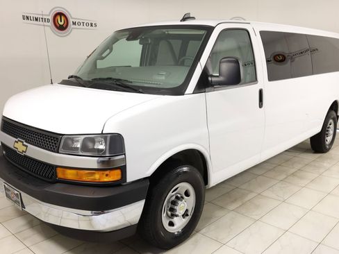 Used 2024 Chevrolet Express 3500 LT w/ LT Preferred Equipment Group RWD image 5