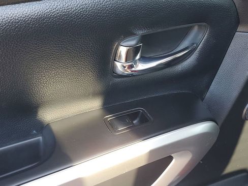 Used 2019 Nissan Titan SL w/ Chrome Package image 47