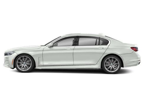 Used 2022 BMW 740i w/ Premium Package RWD image 3