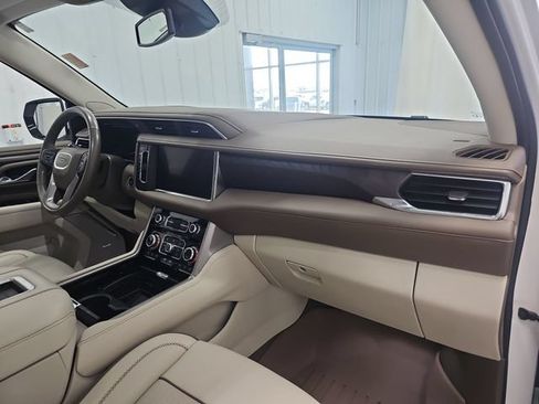 Used 2023 GMC Yukon XL Denali AWD/4WD image 28