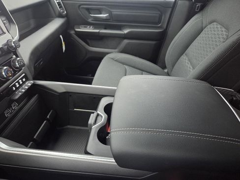 New 2026 RAM 1500 Express AWD/4WD image 13