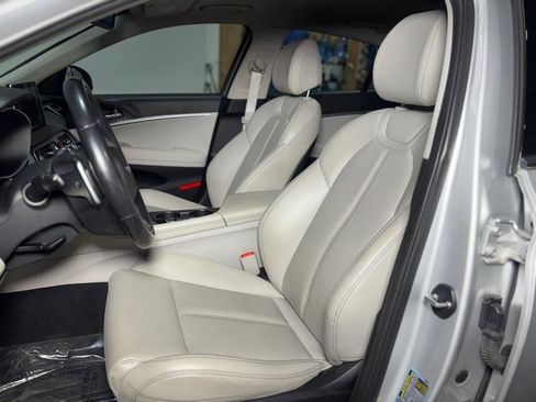 Used 2019 Genesis G70 2.0T Advanced image 27