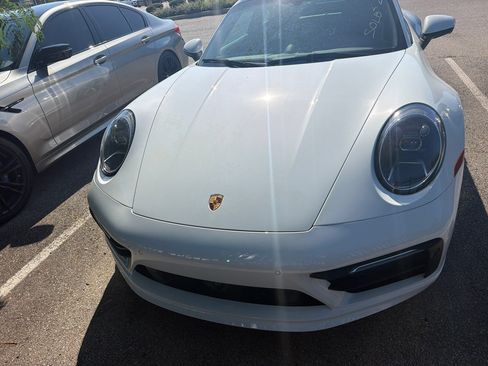 Used 2020 Porsche 911 Carrera 4S AWD/4WD image 2