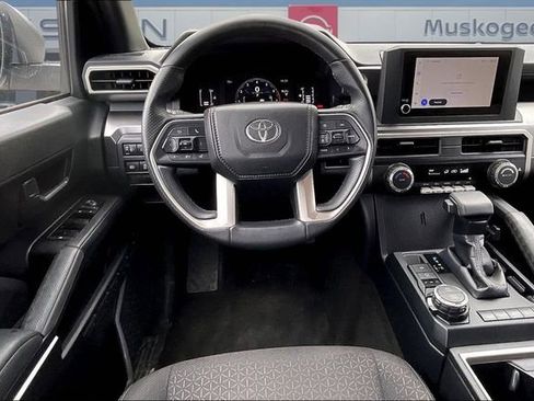 Used 2025 Toyota 4Runner SR5 AWD/4WD image 8