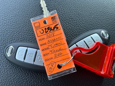 Used 2018 Nissan Titan PRO-4X w/ Pro-4x Convenience Package AWD/4WD image 37