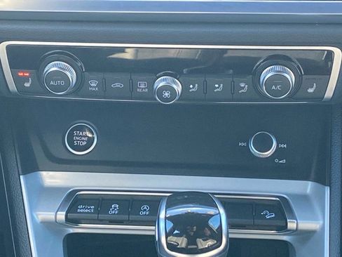 Used 2021 Audi Q3 2.0T Premium w/ Convenience Package image 9