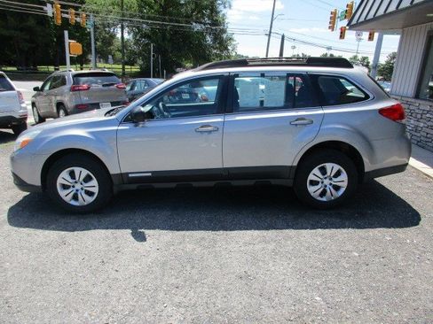 Used 2011 Subaru Outback 2.5i AWD/4WD image 5