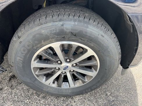 Used 2021 Ford Expedition XLT image 24