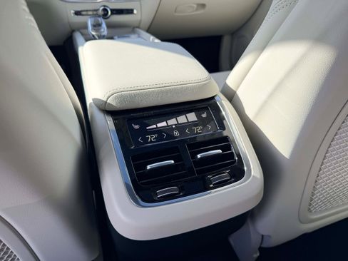 New 2026 Volvo XC60 B5 Ultra w/ Protection Package Premier image 16