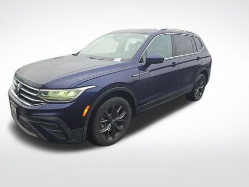 Used 2023 Volkswagen Tiguan SE image 3