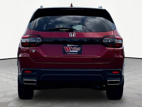 Used 2025 Honda Pilot Black Edition image 5