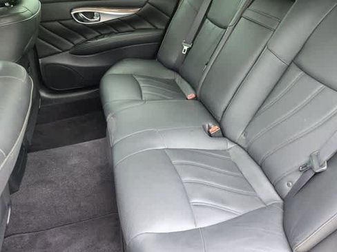Used 2015 INFINITI Q70 L 3.7 w/ Deluxe Touring Package RWD image 12
