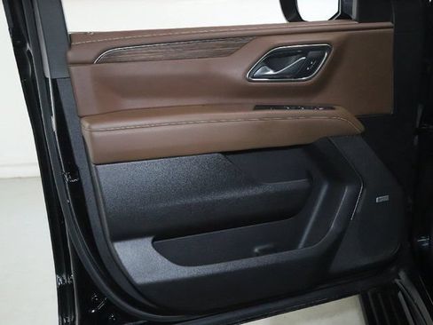 Used 2021 Chevrolet Tahoe High Country w/ Premium Package AWD/4WD image 21