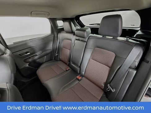 Certified 2025 Nissan Kicks SR image 8