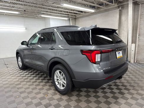 New 2026 Ford Explorer Active w/ Active Comfort Package image 9