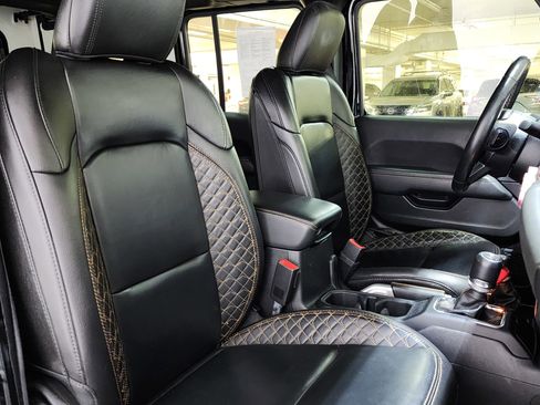 Used 2021 Jeep Wrangler Unlimited Sahara image 22