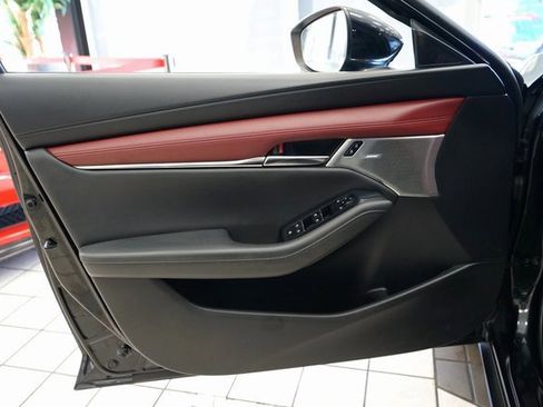 Used 2020 MAZDA MAZDA3 Hatchback w/ Premium Package image 22