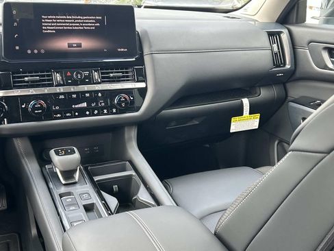 New 2026 Nissan Pathfinder SL w/ SL Premium Package FWD image 26