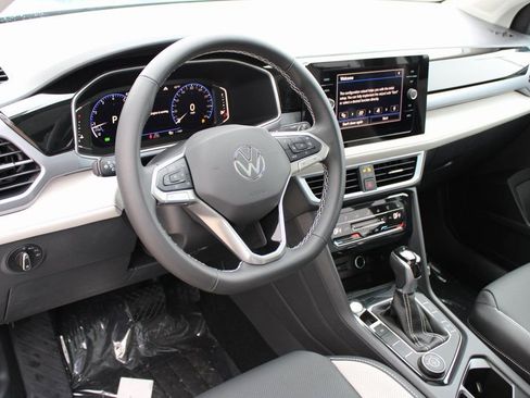 New 2026 Volkswagen Taos SEL AWD/4WD image 8