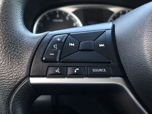 Used 2022 Nissan Kicks S image 23